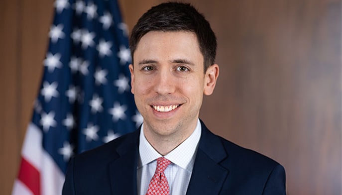 Headshot of Travis Hill, Vice Chairman of the FDIC Board of Directors 